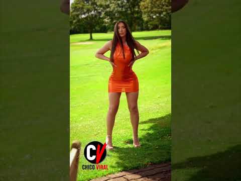 #shorts La mujer del vestido naranja que no dejaba nada a la imaginacio?n