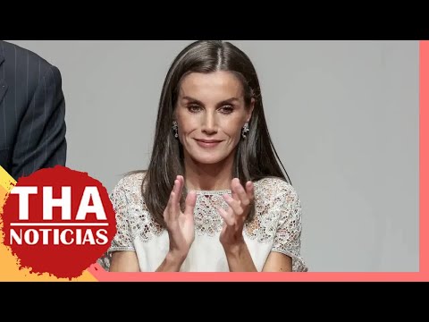 Las opiniones contrapuestas de la prensa internacional sobre el estilismo de la reina Letizia...