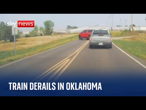 US: Train derailment caught in dashcam footage