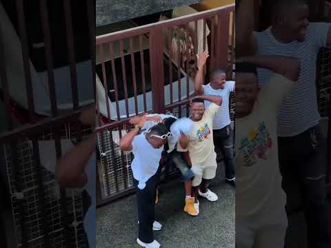 Diko alam na may mga tao pala sa baba😁😁 #funny #whatssofunny #laughnonstop