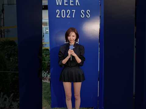 서울패션위크 2027 S/S 김해김 런웨이에 참석한 <strong>김고은</strong>