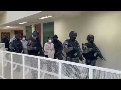 Llegan al Juzgado los exfuncionarios del FMLN donde se conocerá son procesados o quedan en libertad