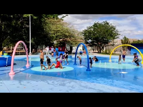 Niñez disfruta habilitación del parque acuático en Estelí