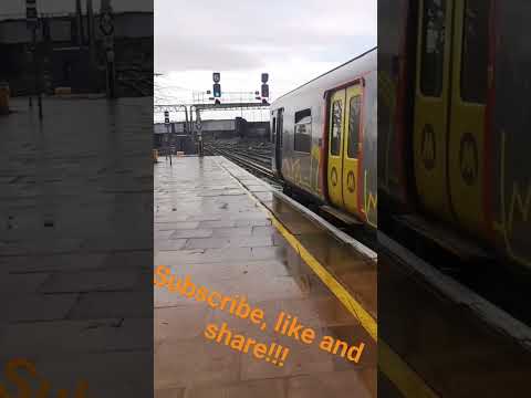 Merseyrail PEP MEGA TONES departing Chester