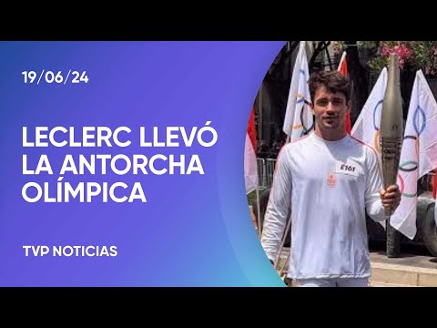 El piloto de F1 monegasco Charles Leclerc llevó la antorcha olímpica en su tierra