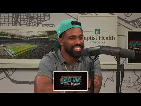 RUNNING BACK RAHEEM MOSTERT SITS DOWN WITH TRAVIS WINGFIELD | MIAMI DOLPHINS video clip