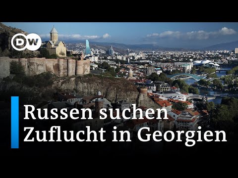 Zehntausende Russen kehren ihrer Heimat den Rücken | DW Nachrichten