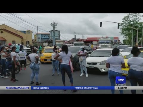 Cierre de vía por un grupo de mujeres desempleadas en Colón