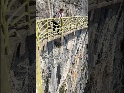 Очень высоко! Как китайцы вообще все это строят на такой высоте. Крейзи!!! 😁🤟#китай #china