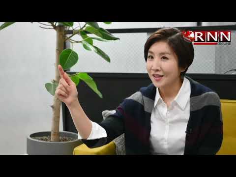 Una mujer presenta por primera vez las noticias en Corea del Sur