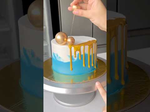 Blue & gold men’s birthday cake😍#birthdaycake #shortsfeed #cakeshorts #cakedecorating #goldcake