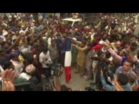 Protest in Karachi over French satirical weekly