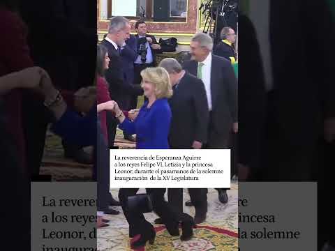 La reverencia de Esperanza Aguirre a los reyes Felipe VI, Letizia y la princesa Leonor