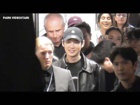 Park Sung-hoon  salutes french fans @ Paris 26 october 2024 after his fan meeting K-Expo Festival