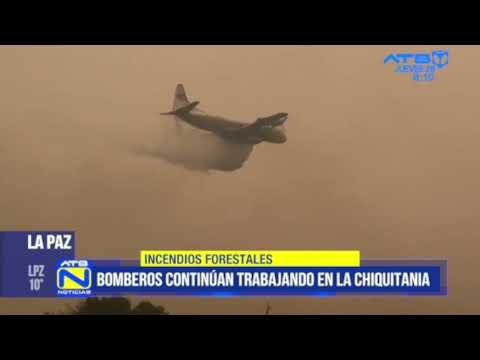 Avión cisterna descarga más de 100 mil litros de agua por día