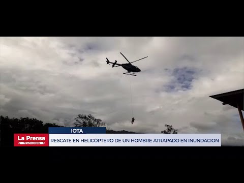 Rescate en helicóptero de un hombre atrapado en inundación en el sector de San Juan