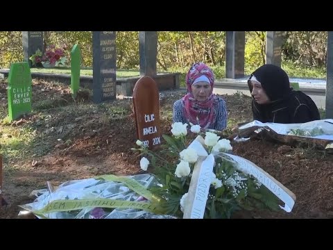 Funeral of 19 victims of floods in Bosnia