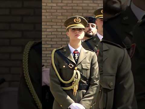 Una emocionada princesa Leonor dice adiós a su etapa militar en Zaragoza