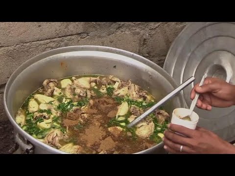 Travelers on a rough road in Yemen break Ramadan fast with meals handed out by volunteers