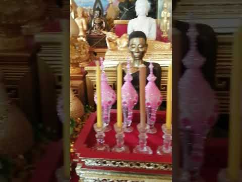 พระในโบสถ์