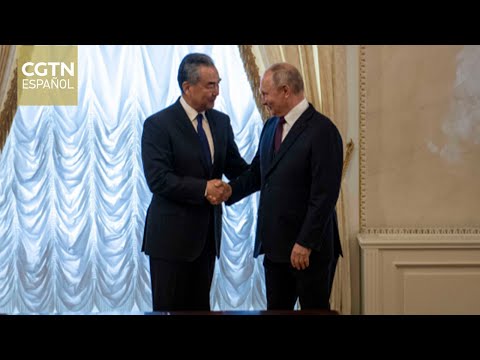Experto comenta las relaciones entre China y Rusia tras la reunión entre Wang Yi y Vladímir Putin