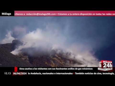 Noticia - El volcán Etna cautiva a los visitantes con sus anillos de gas volcánicos