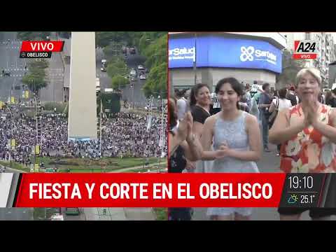 Gran festejo en el Obelisco por la victoria de Argentina: el tránsito ya está cortado