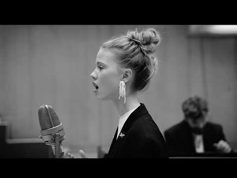 Emilio Piano ft. Lucie - Maison