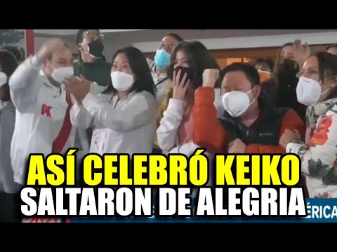 KEIKO, KENJI, KAORI Y MARK SALTARON DE ALEGRIA AL VER EL FLASH ELECTORAL