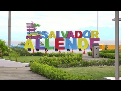 Cientos de turistas visitan el Puerto Salvador Allende cada fin de semana
