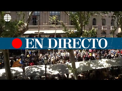 DIRECTO BARCELONA | Protestas a las puertas del Liceu durante la intervención de Sánchez