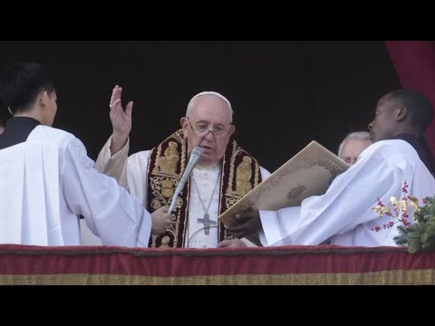 Le pape François condamne une guerre insensée en Ukraine dans sa bénédiction de Noël • FRANCE 24