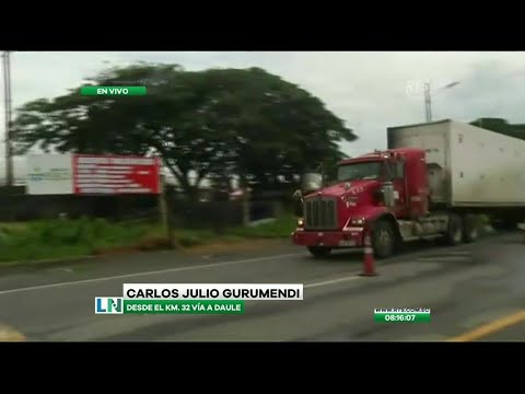 Cientos de camiones con alimentos ingresan por el peaje Chiveria