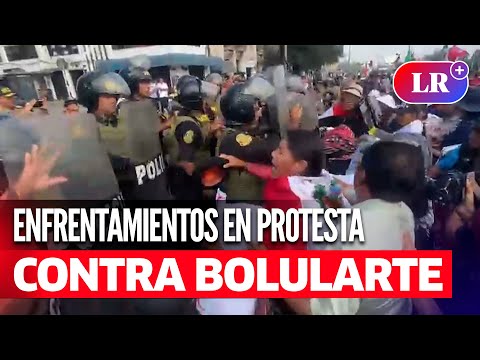 PROTESTAS contra BOLUARTE: Manifestantes y PNP se enfrentan frente a PALACIO DE JUSTICIA | #LR
