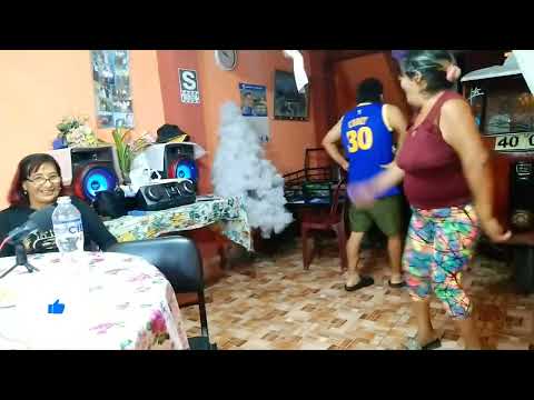 EL RITMO DEL CHINO - EL BAILE DEL CHINO CON LA TIA VENENO Y MISS LEILA