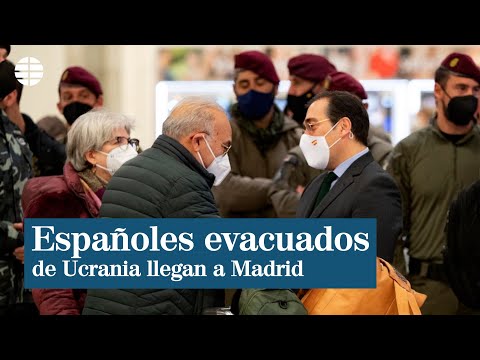 Españoles evacuados de Ucrania: Iba a una boda y en vez de una boda me he encontrado con la guerra