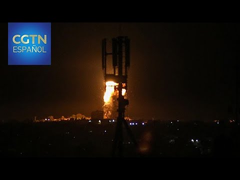Israel bombardea Gaza en respuesta a ataques con globos incendiarios