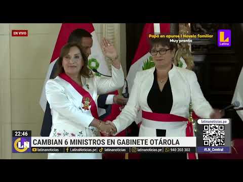 Dina Boluarte tomó juramento a seis nuevos ministros del gabinete Otárola