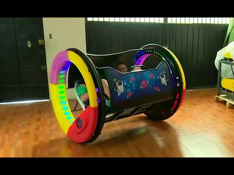 Diviértete en familia con el famoso 'Rolling car' que da giros 360°