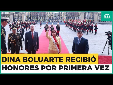 Realizan por primera vez los honores a presidenta Dina Boluarte en Palacio Pizarro en Perú