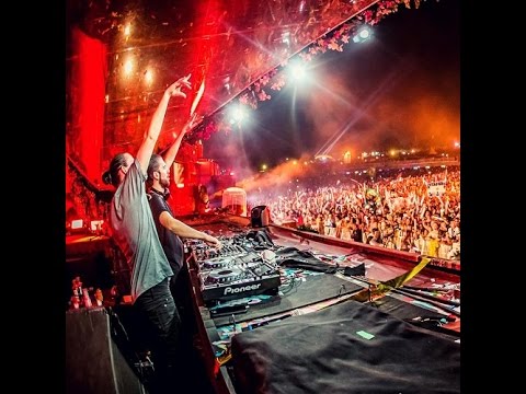 Dimitri Vegas & Like Mike vs. Diplo - Hey Baby | Tomorrowland Belgium 2016
