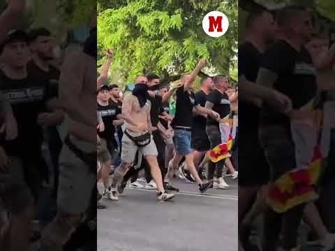 Blindaje policial a los ultras del Betis camino del Pizjuán MARCA