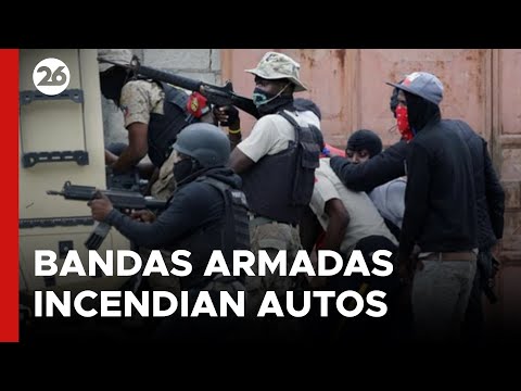 HAITÍ | Bandas de delincuentes armados incendiaron un centenar de autos estacionados
