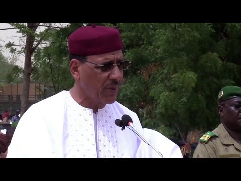 Militares de Níger anuncian la destitución del presidente y el cierre de las fronteras