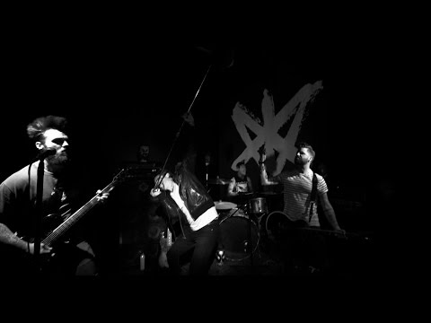 Eighteen Visions live.