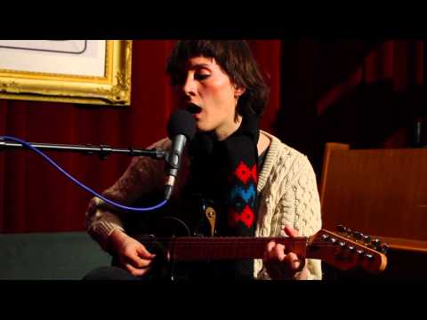 Cate Le Bon - Are You With Me Now (AB Session)