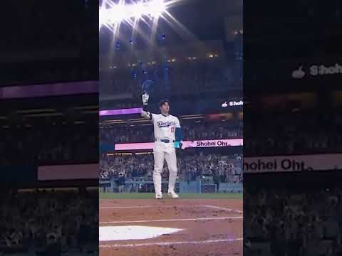 Shohei Ohtani gets a standing ovation as he returns home after his historic 50/50 accomplishment 