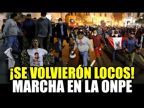 SIMPATIZANTES DE PEDRO CASTILLO PROTEST4RON FRENTE A LA ONPE POR SUPUESTO FRAUDE ELECTORAL