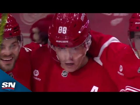 Red Wings Kane snipes goal from unbelievable angle