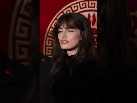 Pedro Pascal brings sister Lux as his date to ‘Gladiator II’ London premiere #shorts